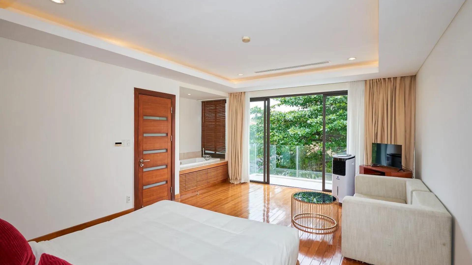 Ocean Retreats Villas Danang  Da Nang