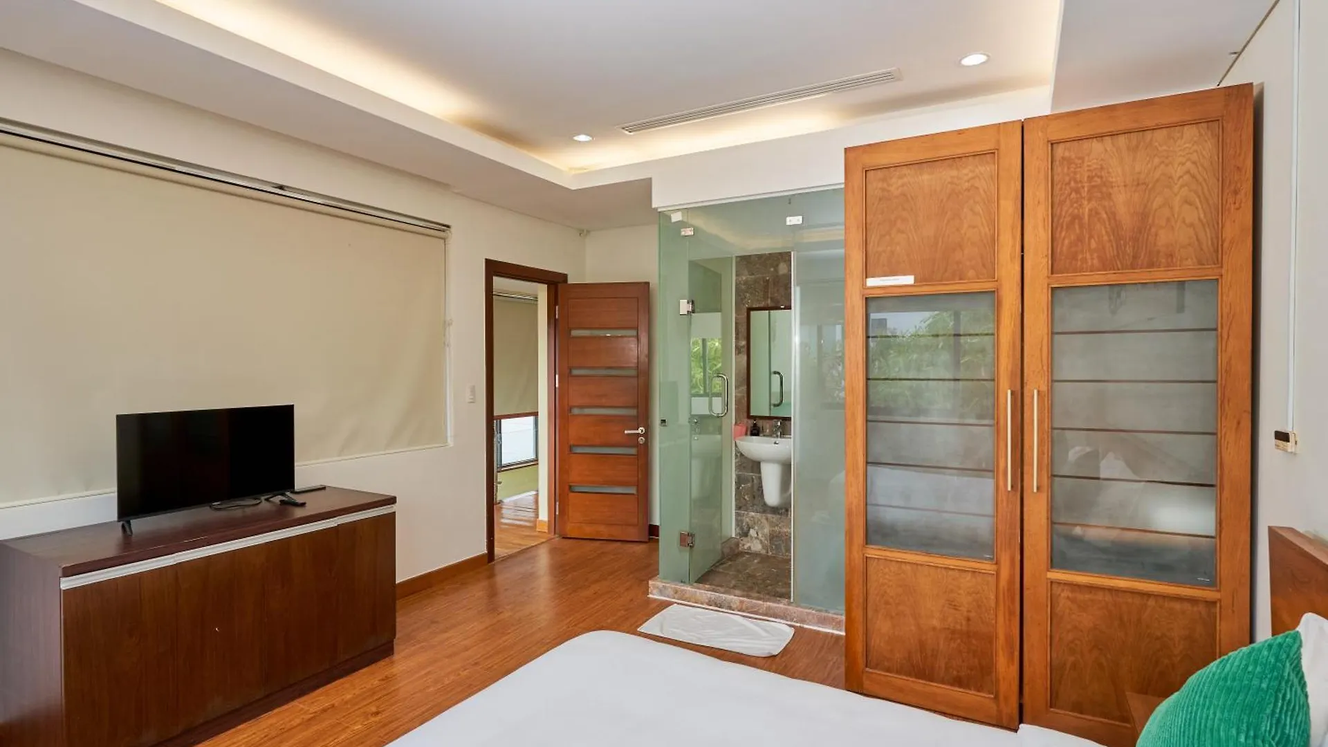 Ocean Retreats Villas Danang  Da Nang