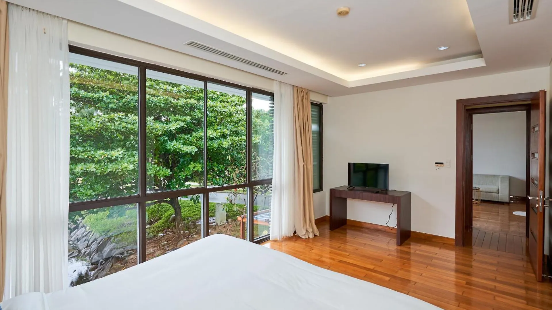 Ocean Retreats Villas Danang