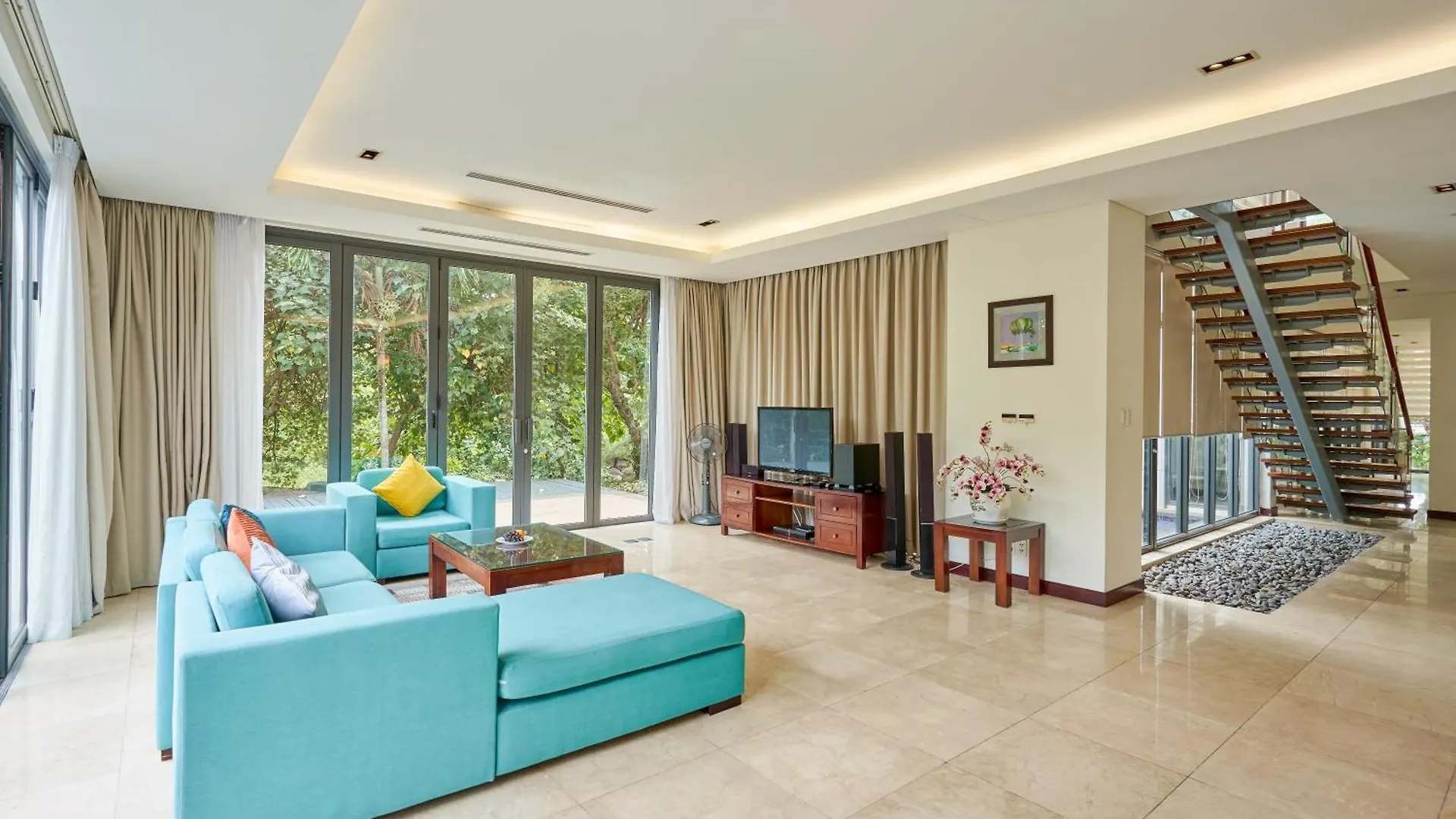 Ocean Retreats Villas Danang 0*, Da Nang
