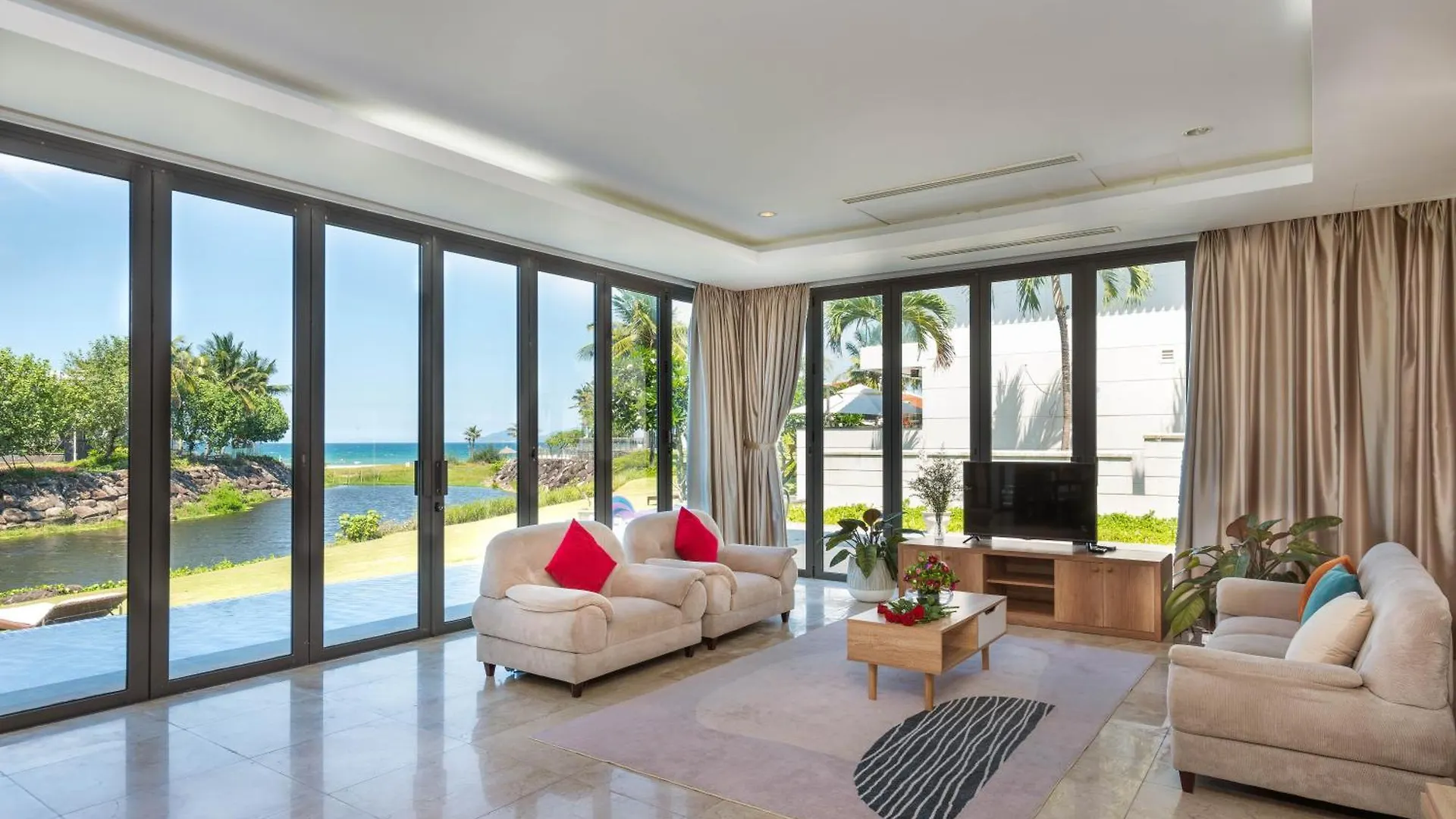 Ocean Retreats Villas Danang