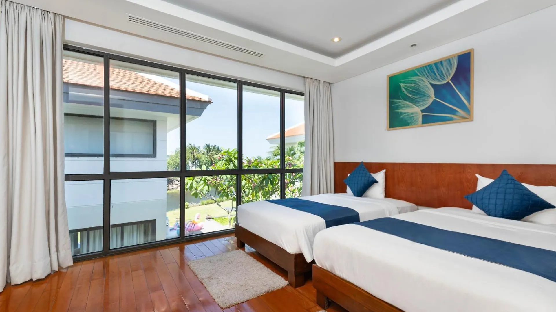 Ocean Retreats Villas Danang  Da Nang